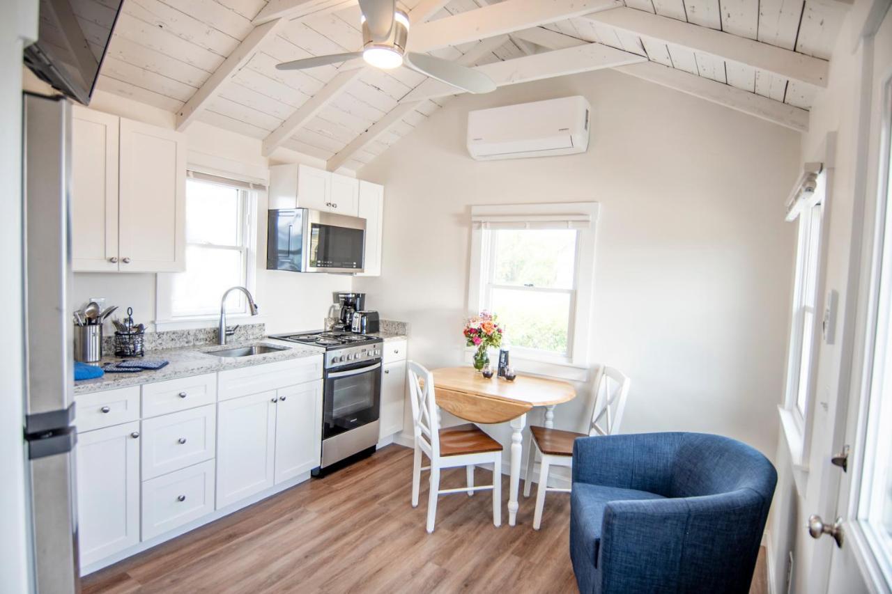 Truro Beach Cottages 2* Truro